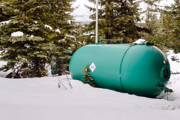 image of an outdoor propane tank