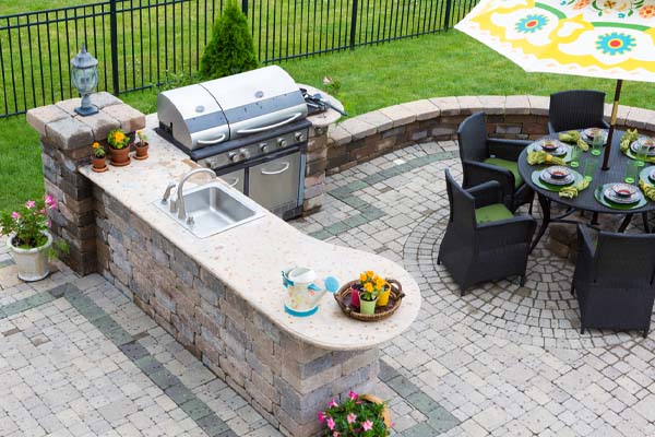 image of an outdoor propane-fueled kitchen